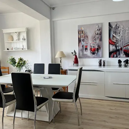 2 Bedroom In Caparica By The Costa da Caparica