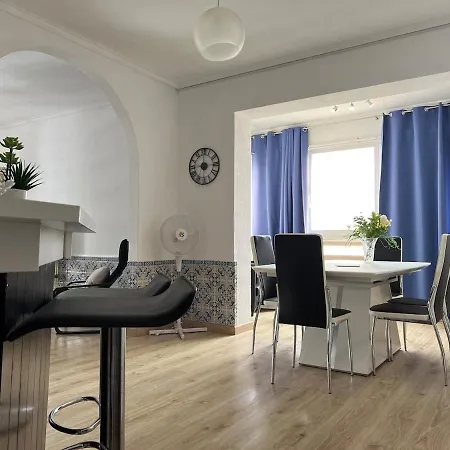 アパート 2 Bedroom In Caparica By The コスタ・ダ・カパリカ