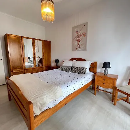 Apartment 2 Bedroom In Caparica By The
