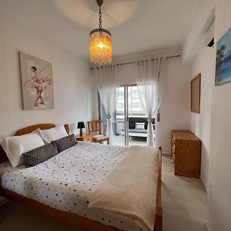 アパート 2 Bedroom In Caparica By The コスタ・ダ・カパリカ