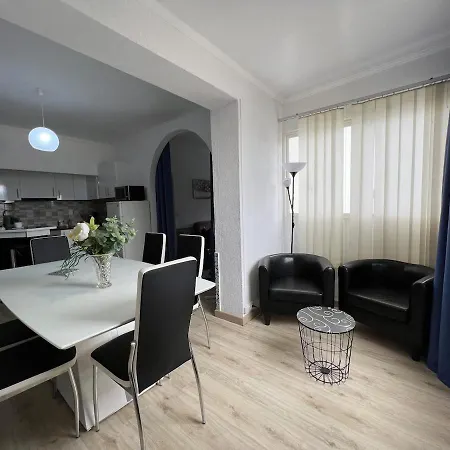 2 Bedroom In Caparica By The *