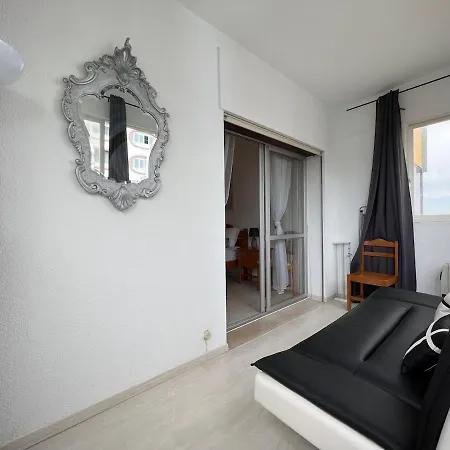 アパート 2 Bedroom In Caparica By The コスタ・ダ・カパリカ